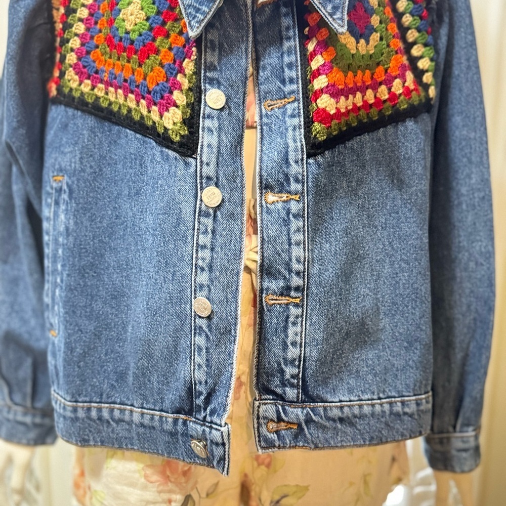 Farm Rio X Anthropologie Crochet Denim Trucker Jacket SZ Medium - Picture 10 of 15